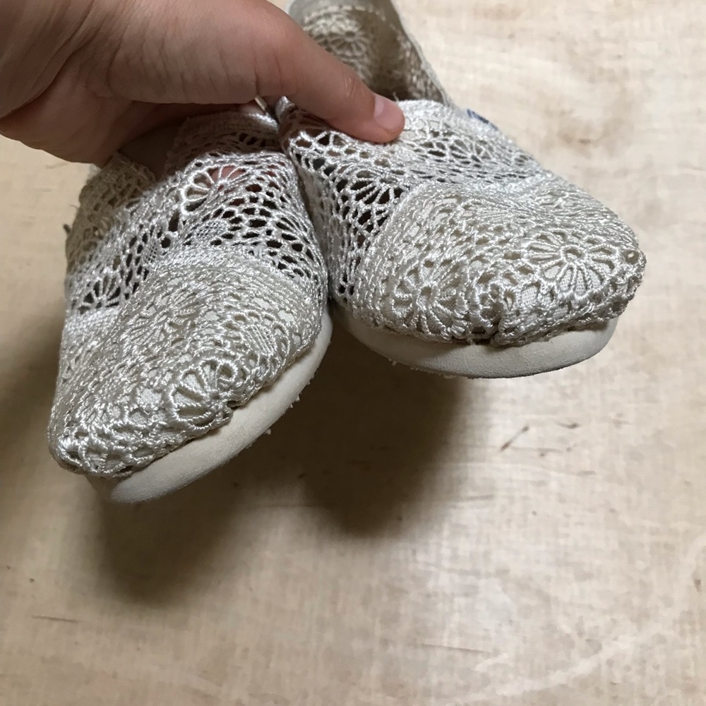 Toms Crochet Beige Slip On Size 10 - Picture 5 of 8
